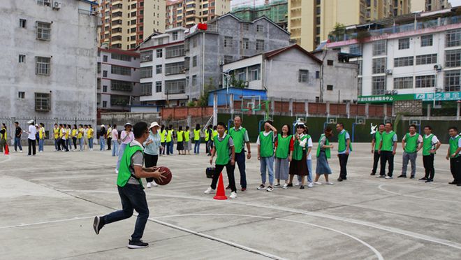 汉中市西乡县城北小学举行2022教师节团建活动